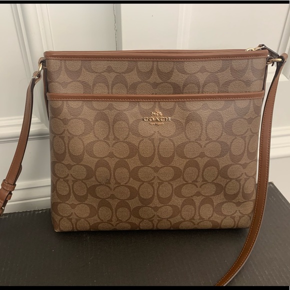 Coach Cross Body - Picture 1 of 1